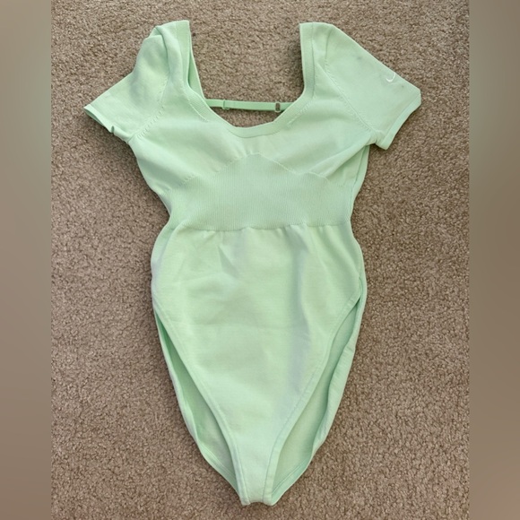 NWT nike lime green move to zero athletic bodysuit - Picture 1 of 3